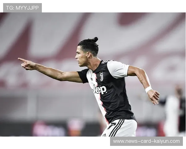 尤文迪巴拉外脚背弧线球直挂死角技惊四座